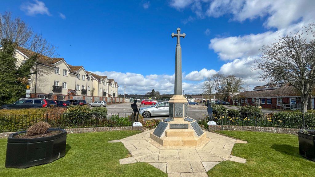 Thatcham War Memorial. Photograph by Nick Young.